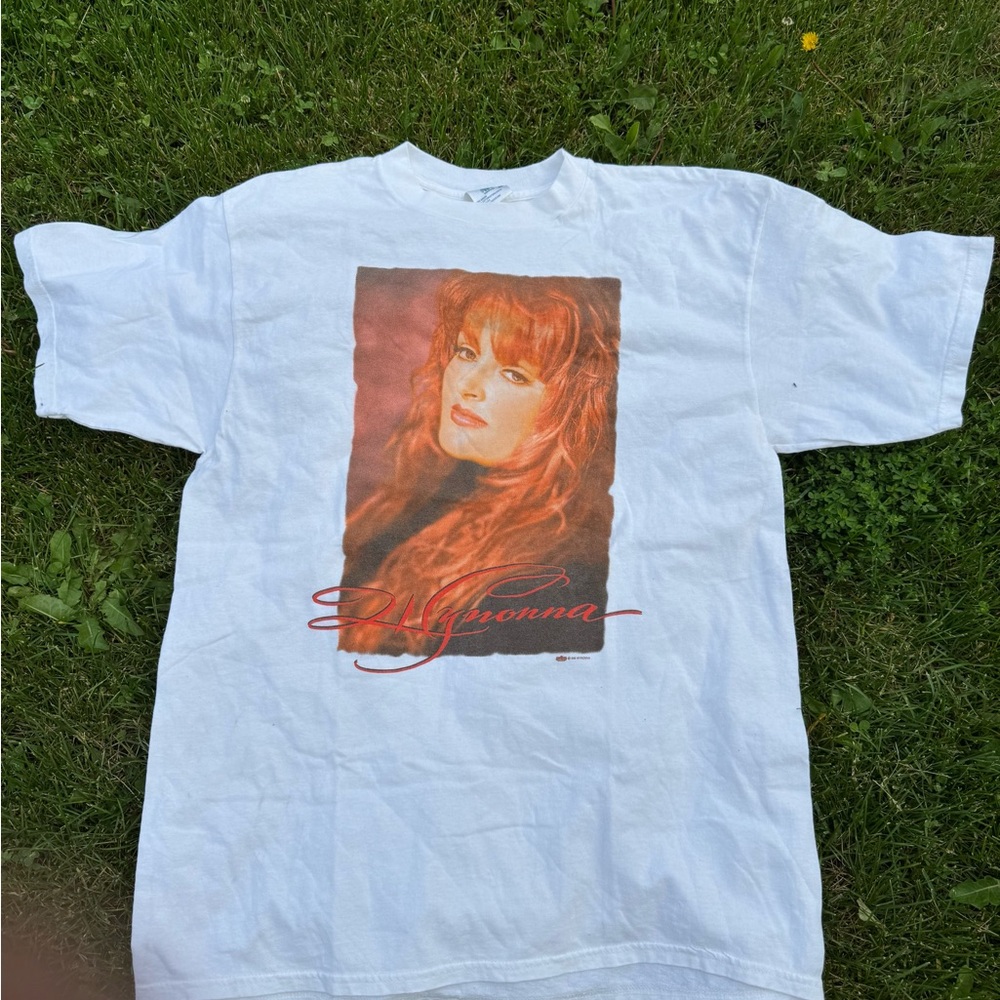 Vintage 1996 Wynona Shirt on a winterland tag!